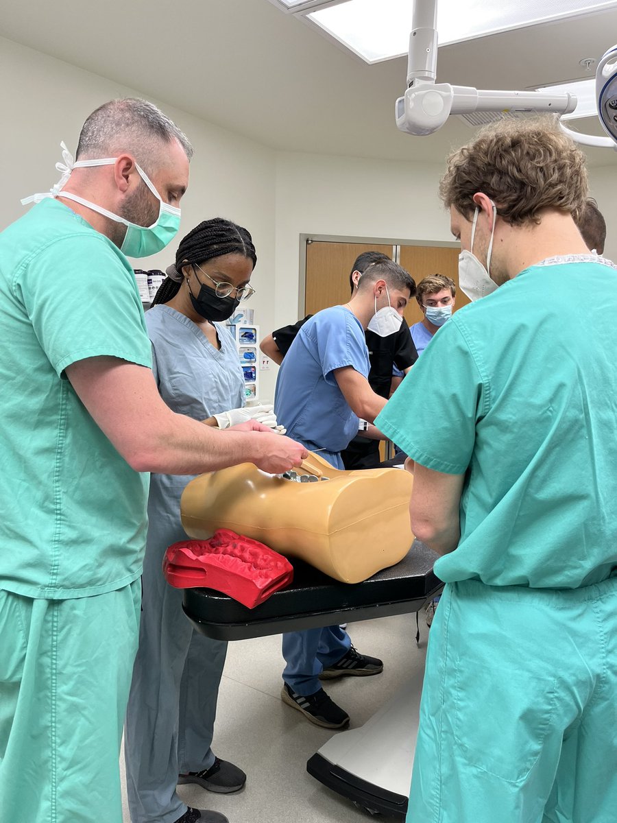JMSpangenberg1's tweet photo. Big thank you to Dr. Casey Murphy and the LSU Pain Medicine Fellows for leading the injection clinic hosted by the PM&amp;R Interest Group! Knee joint aspirations are my new fave! @LSUHealthNO https://t.co/wF6j2eFsRy
