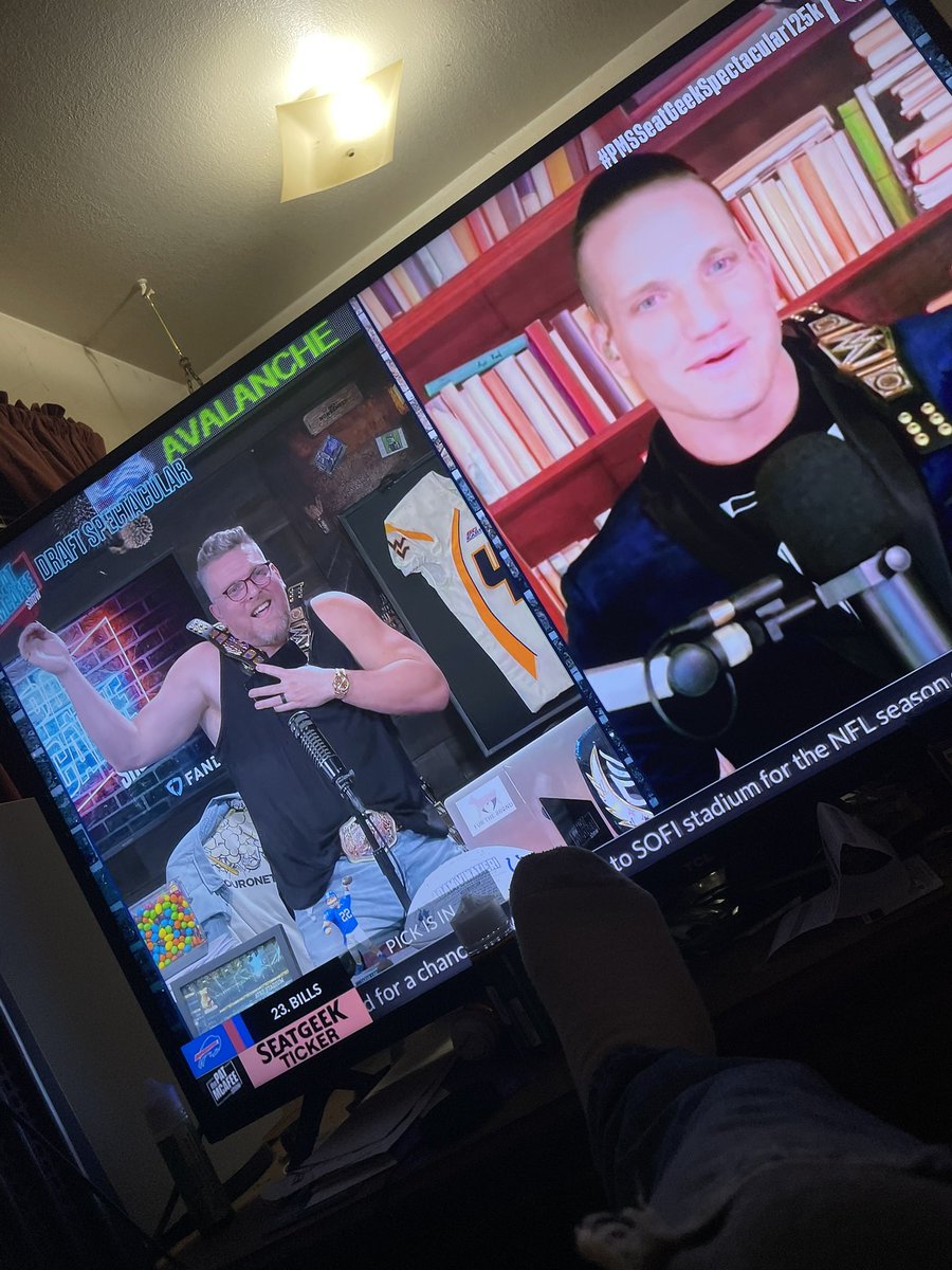 ColorBlyndd's tweet photo. @PatMcAfeeShow Mad Mel’s opinions matters! #PMSSeatGeekSpectacular125K https://t.co/OkLpc2HW0t