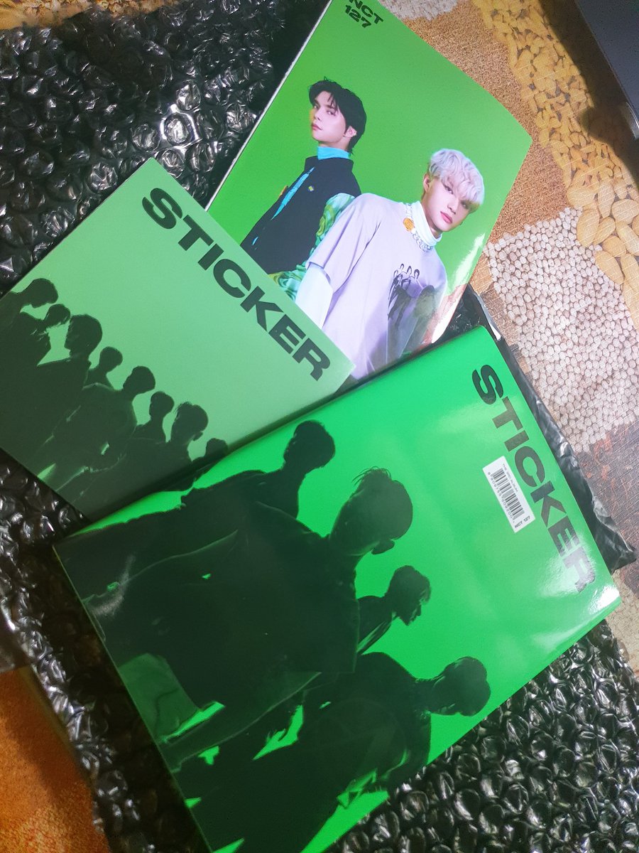 rainbow_sherbs's tweet photo. Iba talaga ang kilig kapag may dumadating na album. Omggg thank you so much @saebinKshopPH__  super satisfied po. Iba yung spark omggg HAHSJDJFKAHS ♥️🥰
#From_Saebin https://t.co/A3GXhnVi6r