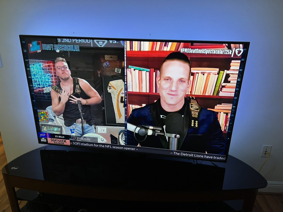 benzackk's tweet photo. draft spectacular never disappoints #PMSSeatGeekSpectatular125k https://t.co/vNBMpeIqVw