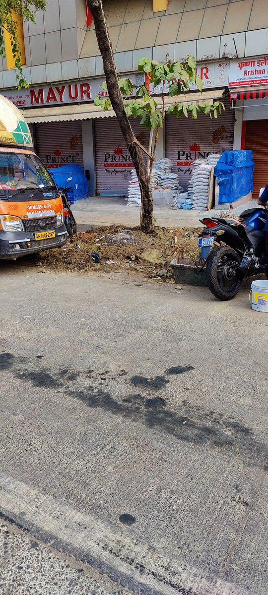 DhruvRBhatt's tweet photo. If bad roads don't break your back, perpetual dust from digging does not cause allergies, trust our @mybmc to find alternative ways for spreading misery.
Filth from gutters removed and simply kept on the street at RTO Lane to rot and smell since a week now. @mybmcwardKW https://t.co/zPwrk3nVnP