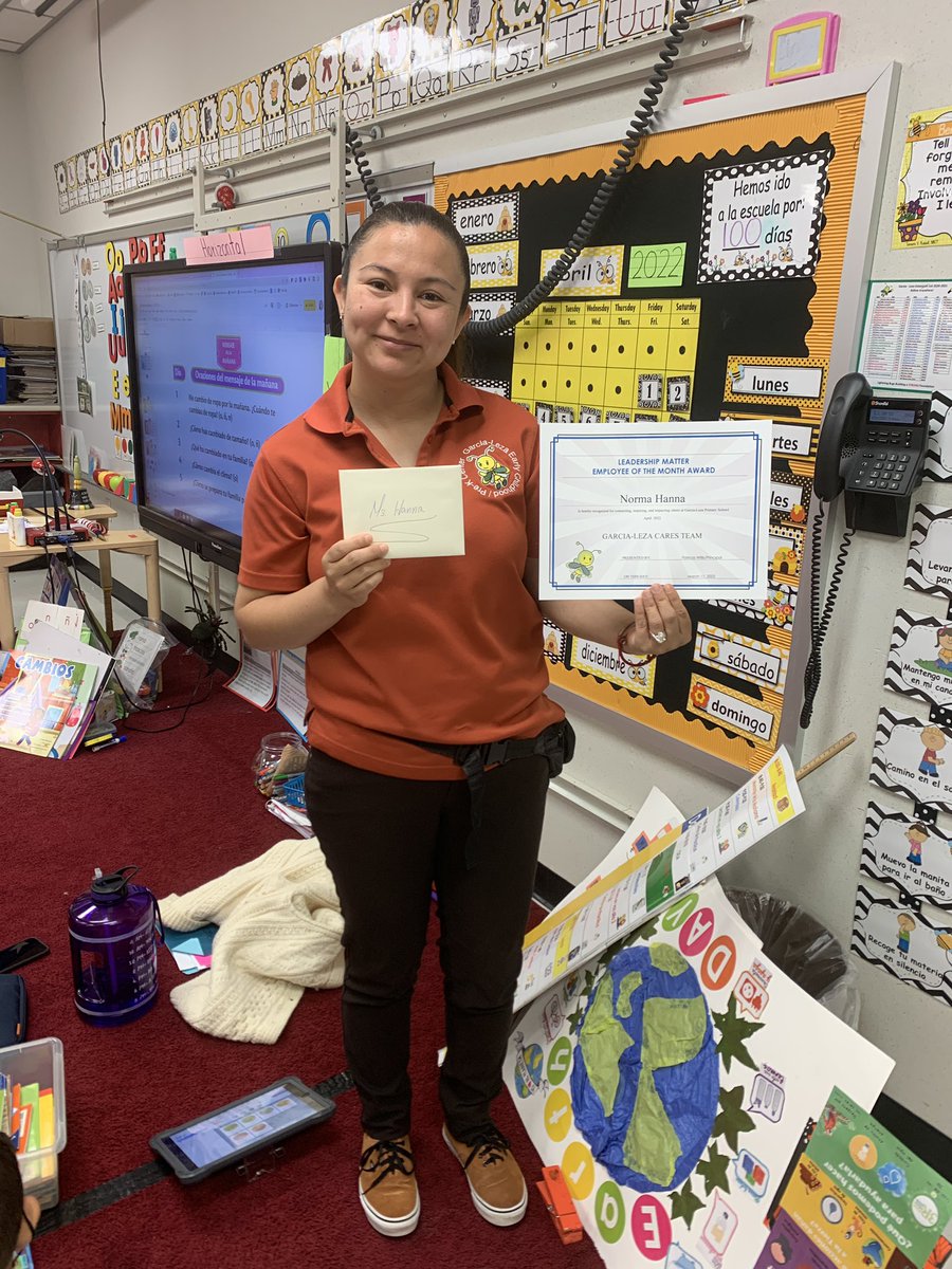 JacquieKortz's tweet photo. Congratulations to Ms Hanna Employee of The Month! Thank you for your leadership and dedication! ❤️👏👏🥳 @GarciaLeza_AISD @AldineISD @Counseling_AISD #CaresTeam @nramirez_hanna @PattyWillis1 @anitaperezABC https://t.co/K3IjZeRJzN
