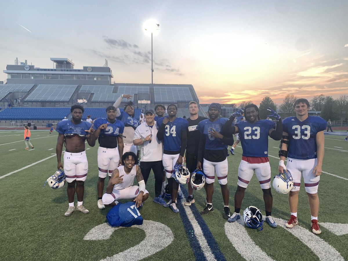 Spring Ball in the books! 19 practices! We got better! Love these guys! 

🔵🐉🔴

<a href="/BlueDragonsFB/">Hutchinson Blue Dragon Football</a>