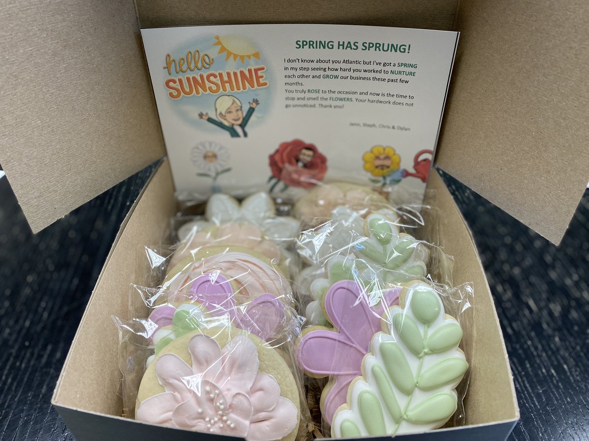 Such a lovely treat for our team this afternoon, spring cookies as the snow flurries were falling! Thank you @DylanTufford_TD <a href="/JennAuld/">Jenn Auld</a>