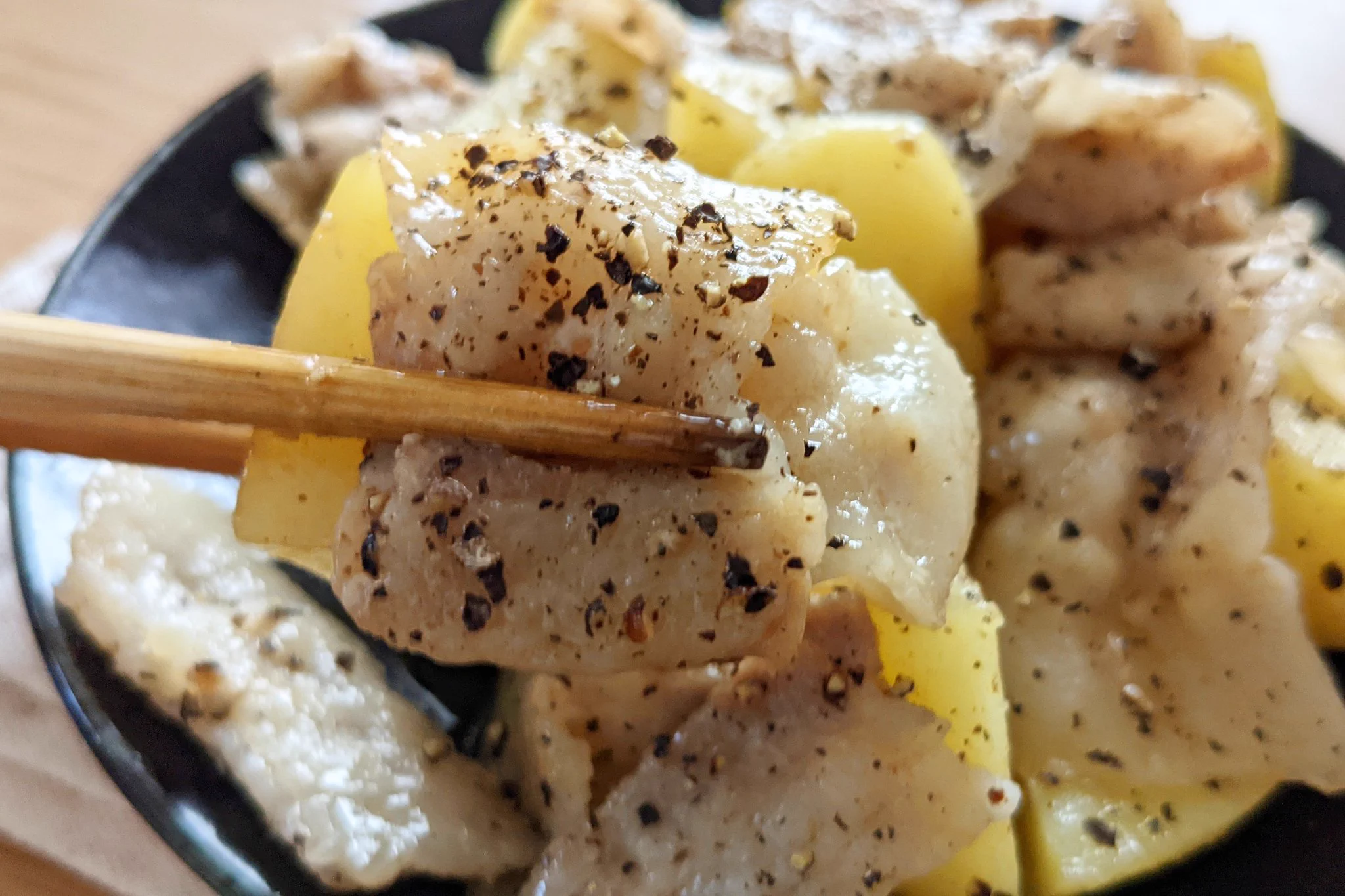 間違いなく美味しい♪『本気の豚バラジャーマンポテト』