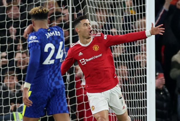 Icon_31's tweet photo. Cristiano Ronaldo has scored eight of Manchester Unitedโs last nine goals in the Premier League.
#ManUtd #CR7๐ต #Manuche #EPL #football https://t.co/TSYeBRWQeE
