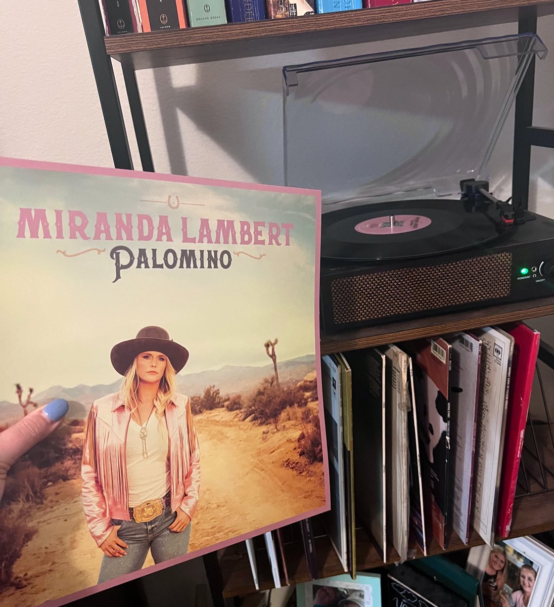 abbeyc_evans's tweet photo. Perfect way to end the night! #addtothecollection #Palomino #waxahachie @mirandalambert ππ https://t.co/vTBwenLnCF
