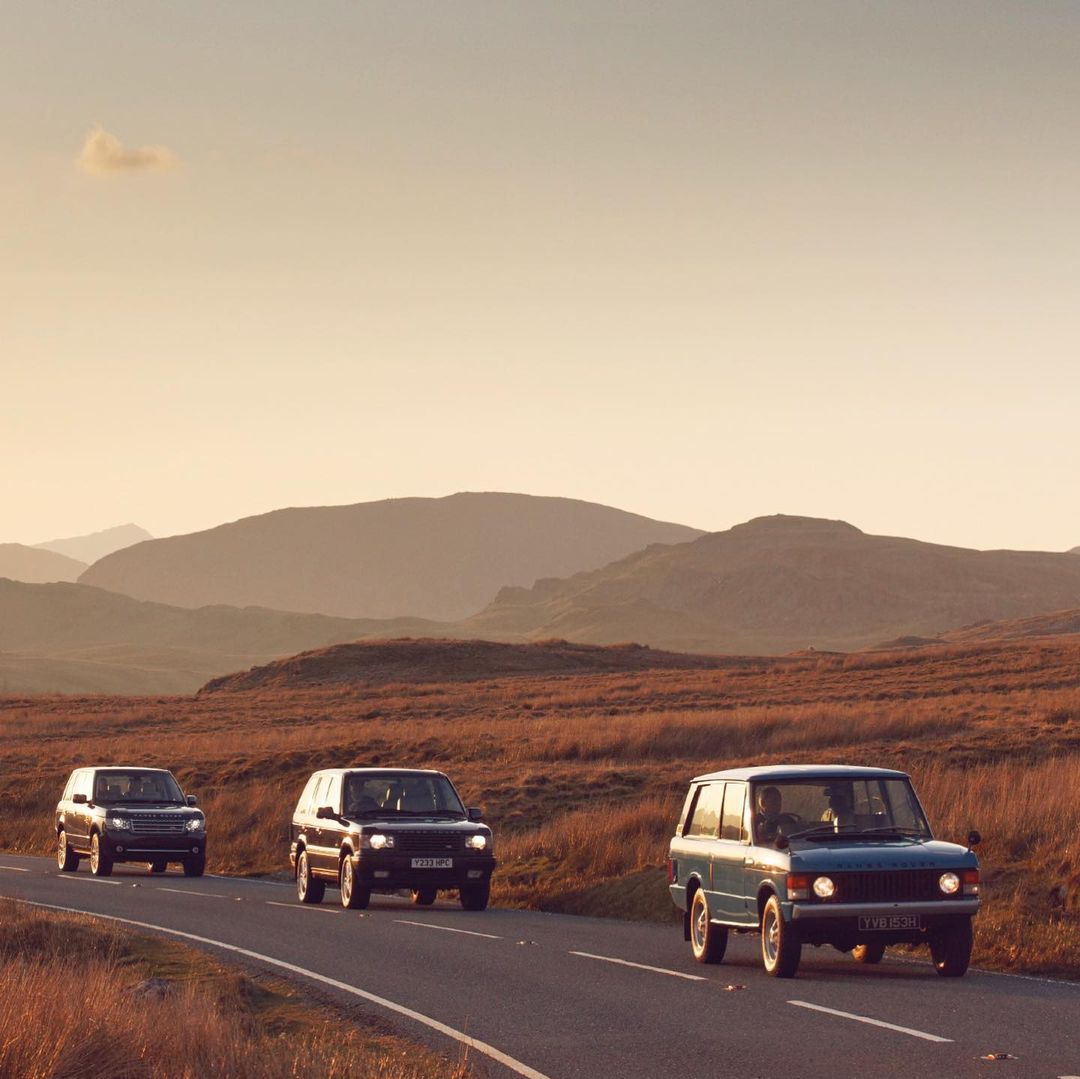 landroverpa's tweet photo. @dunsfoldcollection are taking offers for this #RangeRover #P38a that was used for the RR 40th anniversary shoot to help raise funds to maintain Dunsfold’s unique collection
📷 #nickdimbleby
#landrover #RangeRover #RangeRoverClassic #P38a #L405 #landroverphotoalbum https://t.co/9Q3kUkbPCG