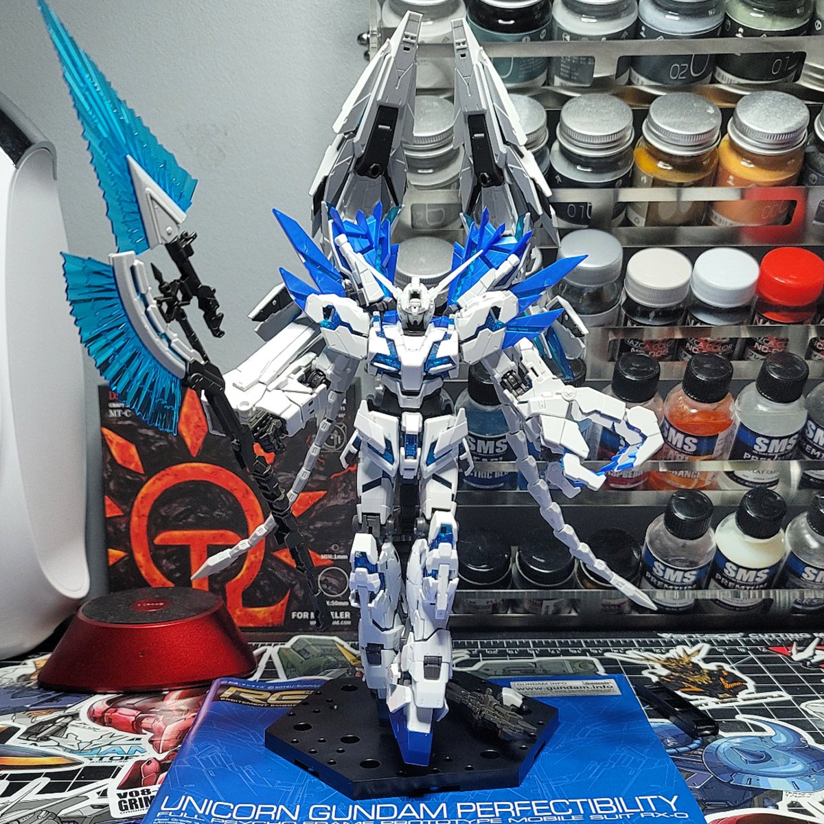 GunplaJ's tweet photo. Calling it a night after finishing the snapbuild of this amazing RG kit! There is so much to it and the engineering in it is outstanding!!!! I'll take better pics another time it's late lol.
#realgrade #unicornperfectibility #bandai #snapbuild #gunplameditation https://t.co/TPU60dXpQG