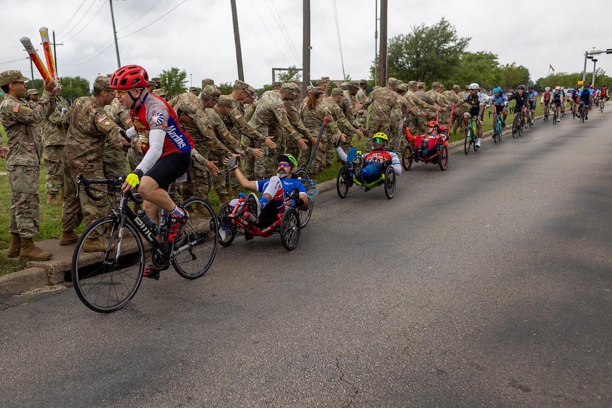 R2RProjectHero's tweet photo. Ft. Hood - Day 4… incredible, inspiring, invigorating. An unforgettable day, yet again. 

📸: @Jason_Whitman @513_house 

#WeAreProjectHero #WeAreChampionX #TexasChallenge https://t.co/HoPzSD8gGE