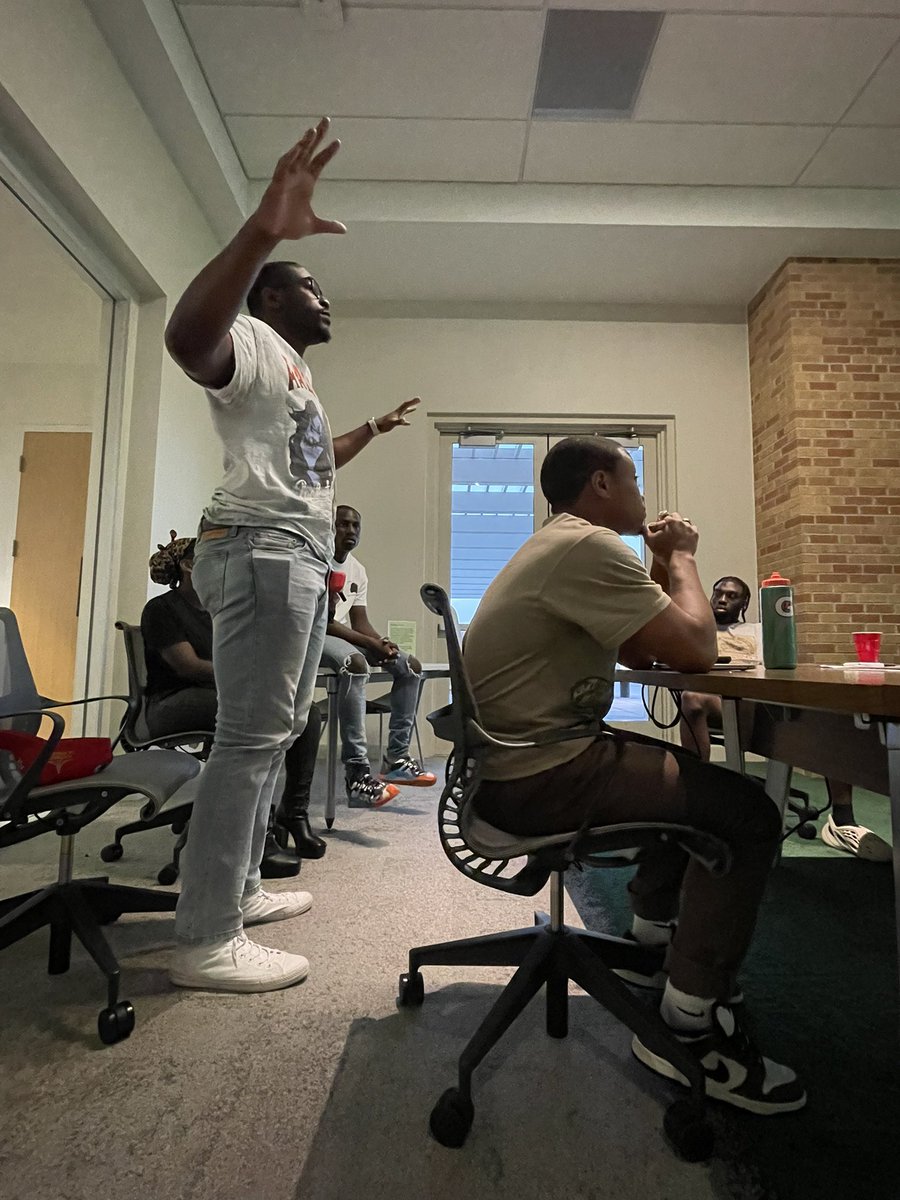 FGM_UNT's tweet photo. We had a great time at the last meeting of the semester with “A Few Good Students.” Finish finals strong and we will be ready for you all next semester in August! #FGM #UNT #UNTUnion #AFewGoodMen @UNT_MC https://t.co/LOoAxb49zz