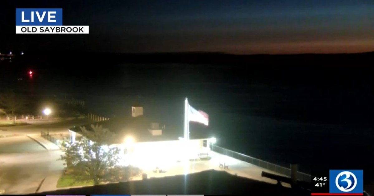 NicoleNalepaTV's tweet photo. The wind is whipping out there still... The flag is flying straight out in #OLDSAYBROOK as seen through our @SaybrookResort #iCam ๐
#brrr #staywarm #weatheron3 #CTweather #CTwx #WFSBthisAM #WFSB https://t.co/is5JyLgw1R