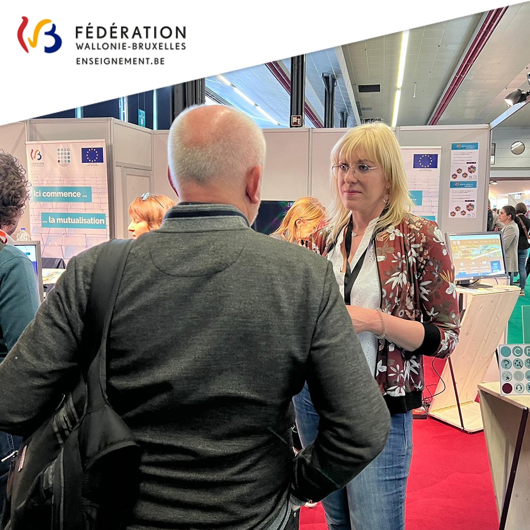 SamiraElkeffi's tweet photo. #SETT2022 💡 Rencontres, échanges, partages avec l'équipe du 𝗦𝗲𝗿𝘃𝗶𝗰𝗲 𝗴𝗲́𝗻𝗲́𝗿𝗮𝗹 𝗱𝘂 𝗡𝘂𝗺𝗲́𝗿𝗶𝗾𝘂𝗲 𝗲́𝗱𝘂𝗰𝗮𝘁𝗶𝗳 #FWB #Pacte 📚👧🖥️🤖 @eclasse_be https://t.co/zpgI6PQo5c