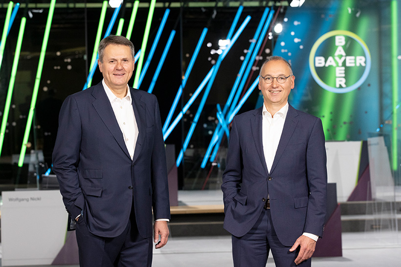 Unsere #BayerHV22 hat soeben begonnen! „Wir haben in 2021 viel erreicht, und es gibt viele gute Nachrichten zu unserer operativen Entwicklung, unserer Innovationskraft, unserer Nachhaltigkeit”, sagt unser CEO Werner Baumann. Mehr dazu: media.bayer.de/baynews/baynew…