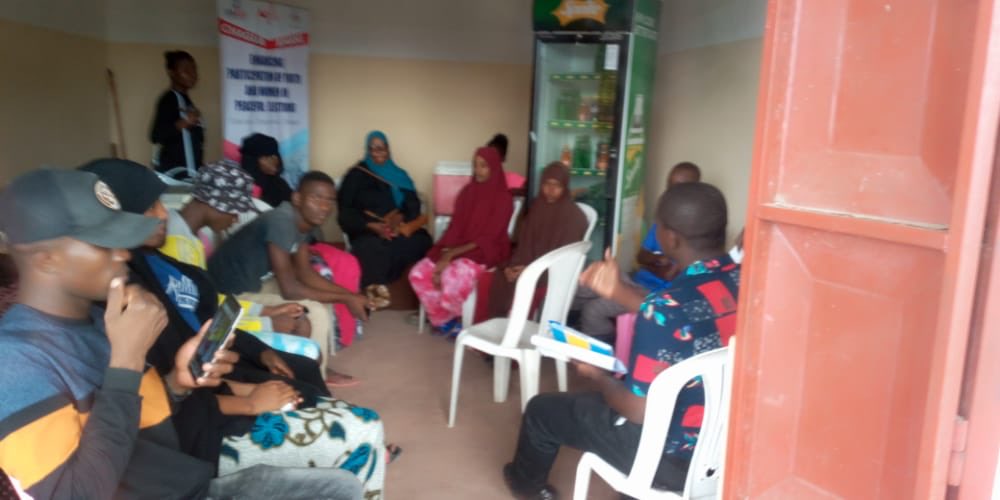 Phyllis_Muema's tweet photo. Communities in Tana Delta have begun to dialogue on promoting safe and secure elections with youth and women participating. #ECESS project supported by ⁦@USAIDKenya⁩ ⁦@tendasasa⁩ ⁦@KECOSCE⁩ working with ToTs. https://t.co/bYGZRkbsbo