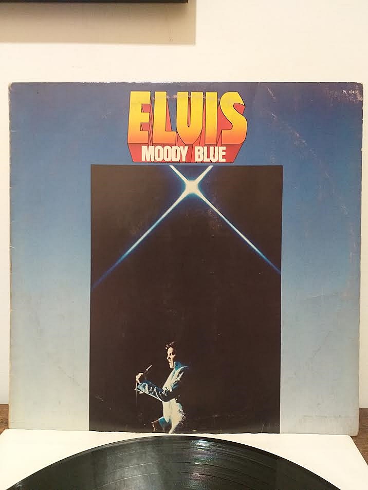 full_elvis's tweet photo. Never without Elvis: Elvis ai tempi del Moody Blue italiano https://t.co/nI8bUnKlCV https://t.co/KHjanoiwrE