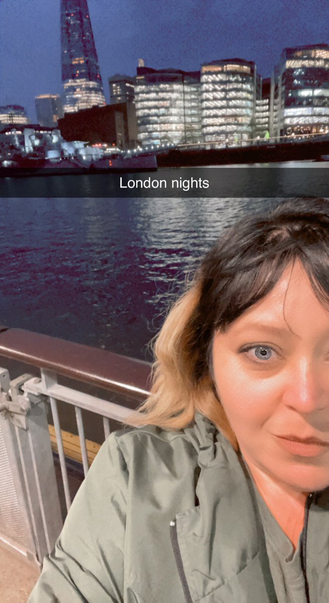 Debby77's tweet photo. #girlstrip#londonbaby https://t.co/tn0mkYhdNp