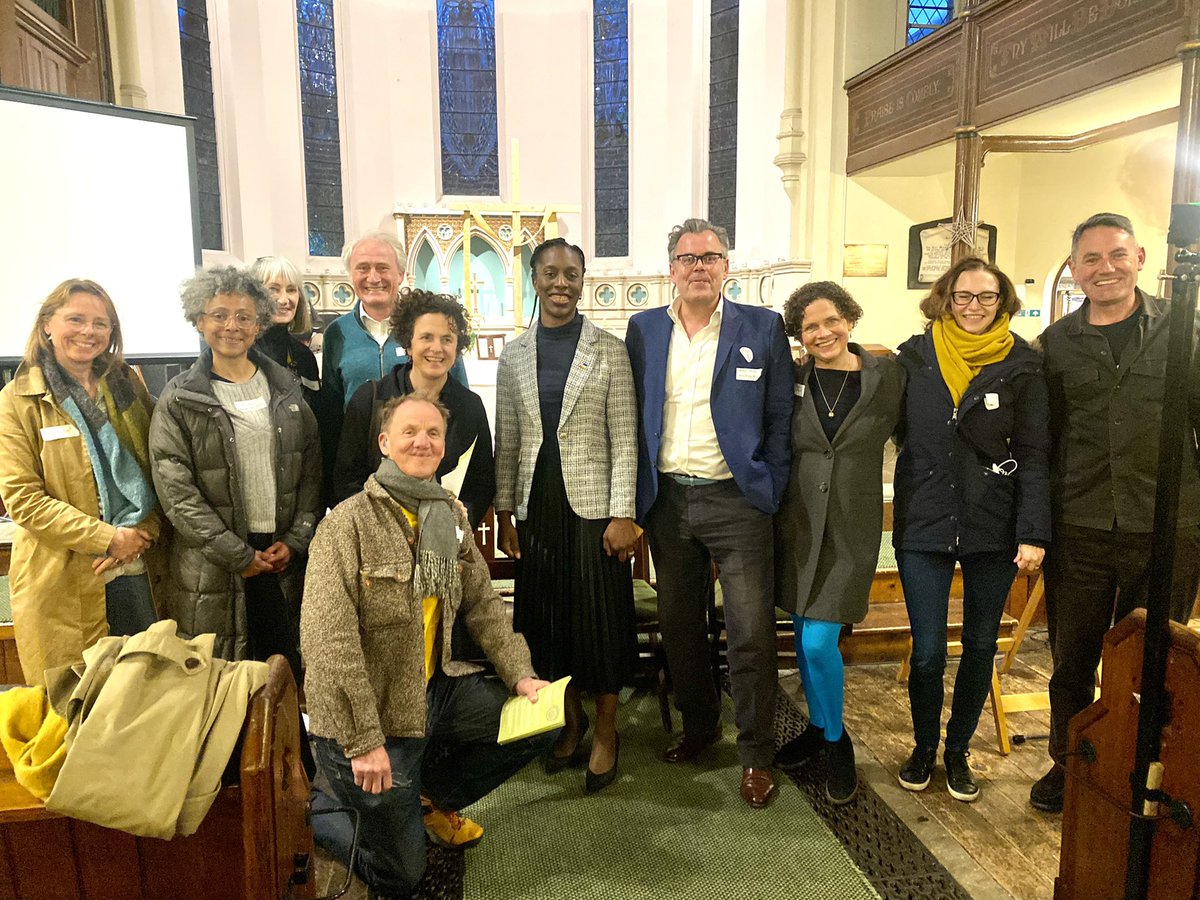 FloEshalomi's tweet photo. A big thank you to @StockwellHello - the first meeting to discuss working with local community to welcome a refugee family under Community Sponsorship scheme with support from @lambeth_council @ericauk @LucyCaldicott @clairekholland #RefugeesWelcome https://t.co/zLGavicksh