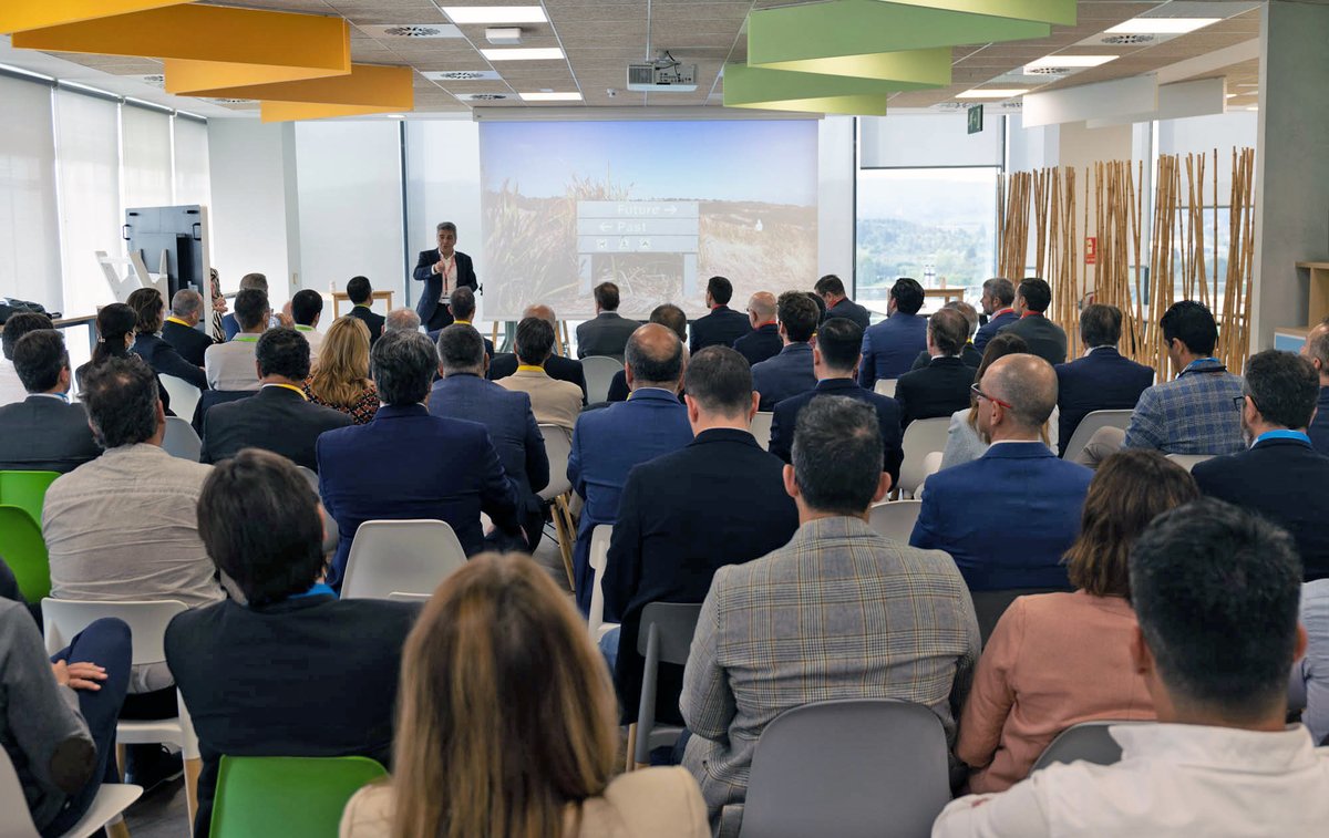ricohspain's tweet photo. ¡Día de esperados reencuentros!
Abrimos las puertas de nuestras oficinas al mejor canal de distribución y parceiros. Un equipo que nos permite alcanzar con éxito nuestros retos y que está siempre cerca de nuestros clientes.
#ConvenciónDeDistribuidores https://t.co/ng97JYuUCt