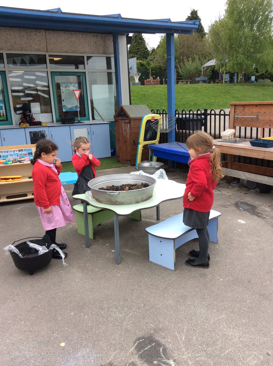 gillmarsh11's tweet photo. We revisited our compost stew. We looked for how it had changed during the last weeks. Lots of the material had rotted down but it smelled horrible!!!! #joeysUTW
@_MrsBG https://t.co/ALzJT1qsvs