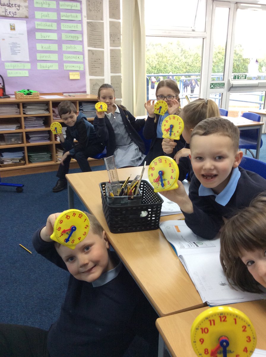 StBernardsep's tweet photo. Team 2 have been going over telling the time! #stbMaths https://t.co/QLG7x2FM6u