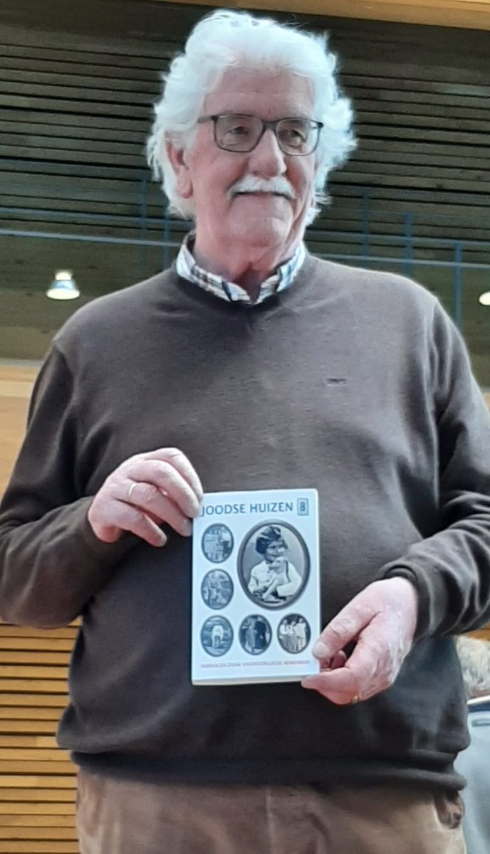 RARivierenland's tweet photo. Paul Welling, 1 van onze vrijwilligers, schreef over het leven van 2 Joodse families in de Betuwe: van de slagers Benjamin #Manasse uit #Tiel en Izak #Kalker uit #Ophemert.  Ze staan in Joodse Huizen deel 8, dat onlangs is gepresenteerd. https://t.co/DbCqn05hnP https://t.co/hMQZZldrbs