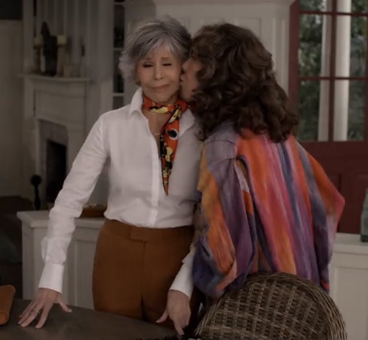 fondasbian's tweet photo. frankie saying goodbye to her wife with a kiss on the cheek. i love romance! https://t.co/u0oXyH5PI4
