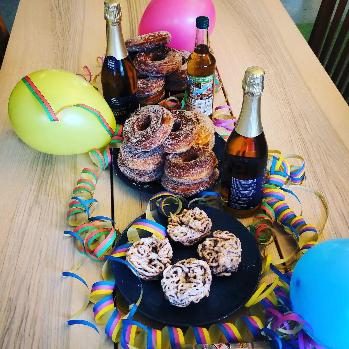 BytecraftOy's tweet photo. Hyvää vappua! 

#vappu #wappu https://t.co/wOz9SO2hHF