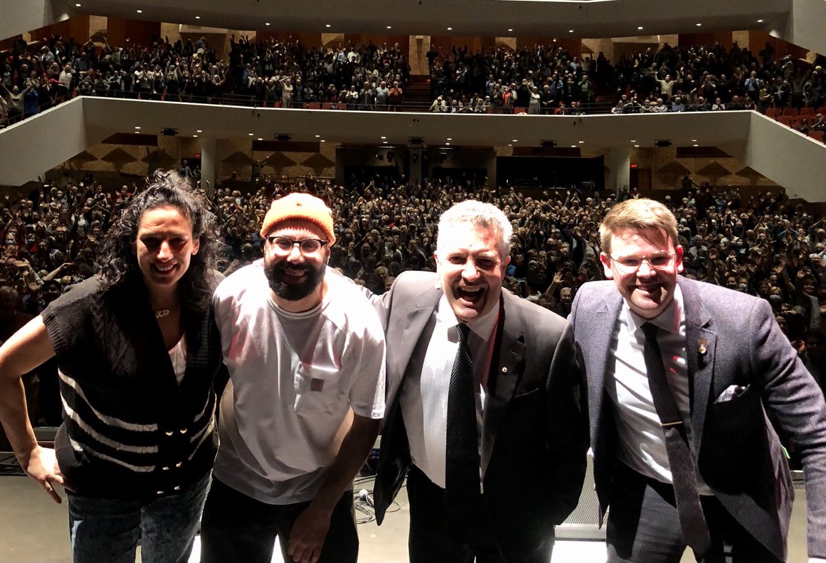rickmercer's tweet photo. Hamilton was off the wall. So many laughs. Next  up is Toronto - come see us tonight ! Links in bio https://t.co/veIVcENWJ1