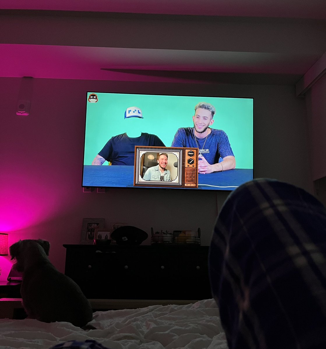 Morgy_thegreat's tweet photo. Itβs a CJ LoveLace kind of night π I love this video and the invisible guy is so dope. I want a dead pixl now! Thanks CJ, learning so much ! #cjYoutube #deadpxlz @CardanoJer @pxlzNFT https://t.co/cwg1lWRhXO