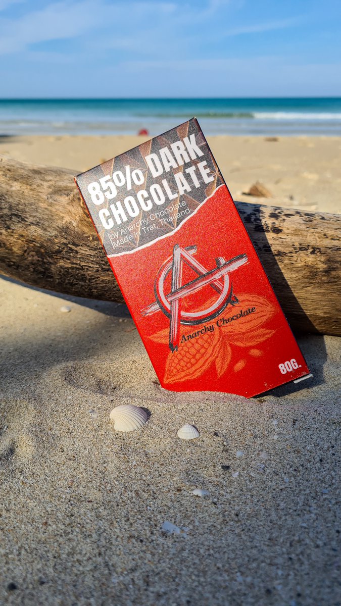 AnarchyChoco's tweet photo. Are you on Koh Chang island?
if you’re a resident or visiting the beautiful island paradise of Koh Chang, head to 15 Palms for the Taste of Freedom – Anarchy Chocolate.
Sun, Sea & #Chocolate. #ACKC #kohchang #trat #thailand https://t.co/yyzeOCiEq7