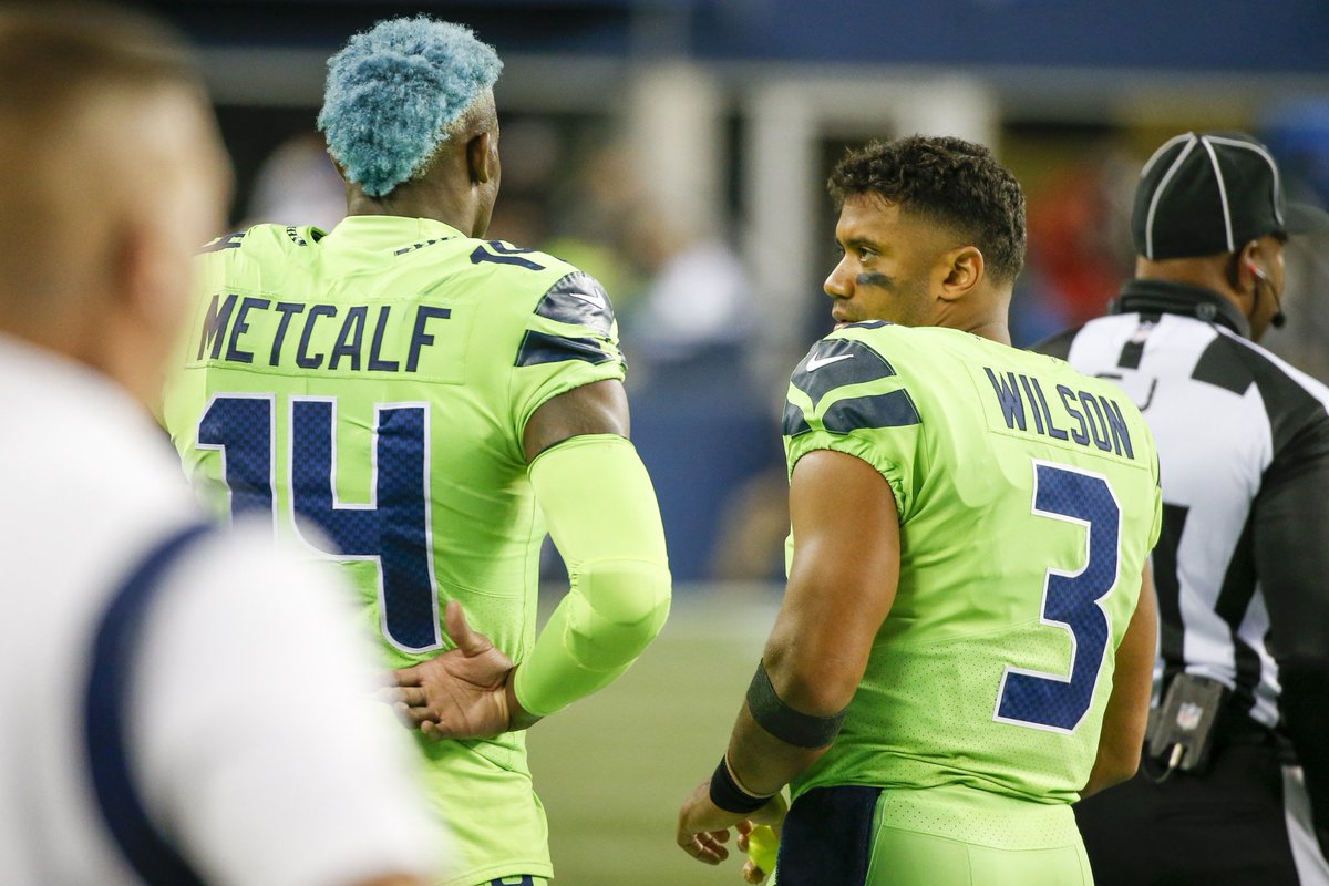 nocaprudy's tweet photo. NoCap really said "Don't do no (leg) shots, I spent 14 racks in Seattle like DK Met(calf) that shit you flexing what I spend that shit in 3 days wanna be rich like Russell momma said you will son (Wilson) one day" omg 🤦🏽‍♂️ https://t.co/Zrmsbgj2BF