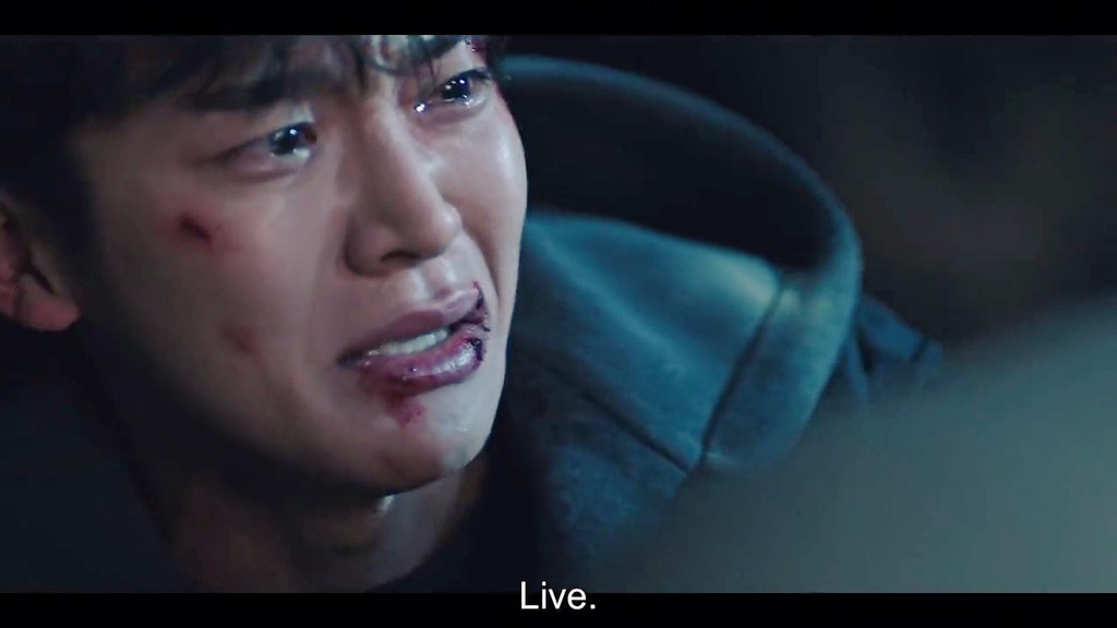 fangirl_ahjumma's tweet photo. I'm so proud of JW I can feel his conflicted emotions. I myself would want that psycho bastard to die but eventhough it hurt him he chose to save him cus what would be his difference to that psycho if he let him die? Well done Joon Woong! Acting wise good job #RooWoon 

#Tomorrow https://t.co/vyVhrLn6HX