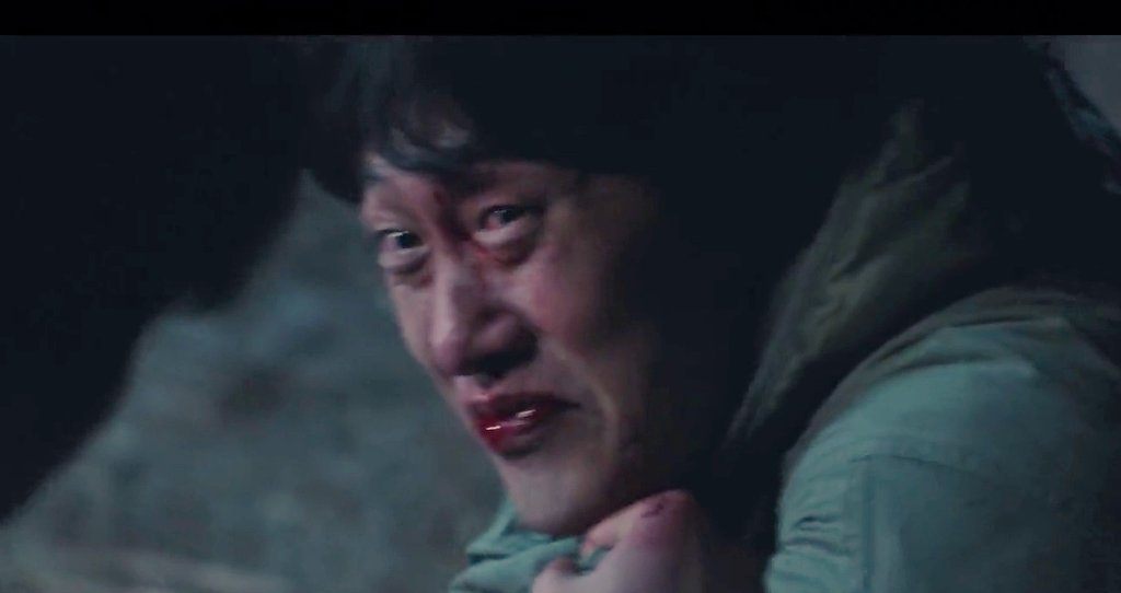 fangirl_ahjumma's tweet photo. I'm so proud of JW I can feel his conflicted emotions. I myself would want that psycho bastard to die but eventhough it hurt him he chose to save him cus what would be his difference to that psycho if he let him die? Well done Joon Woong! Acting wise good job #RooWoon 

#Tomorrow https://t.co/vyVhrLn6HX