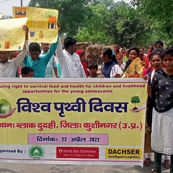 for_ecological's tweet photo. Uttar Pradesh Youth Network launched 45 days campaign VOICE FOR GREEN EARTH through rallies, poster making, etc and created awareness in the community through different other activities too.

#youthforecologicalsustainability #YES  #voiceforgreenearth #earthday #youthnetwork https://t.co/SHetAIVzNf