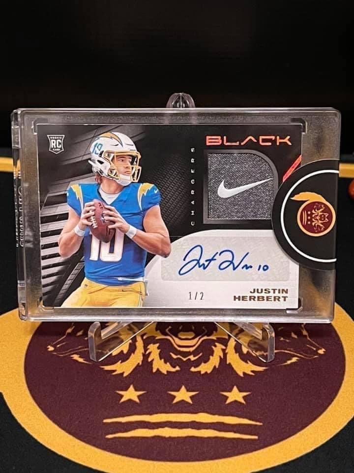 TheDCWolfpack's tweet photo. Pulled a couple beauties for some customers ๐
#panini #nflbreaks #sportscards #1of1 https://t.co/KenWxiZuuO