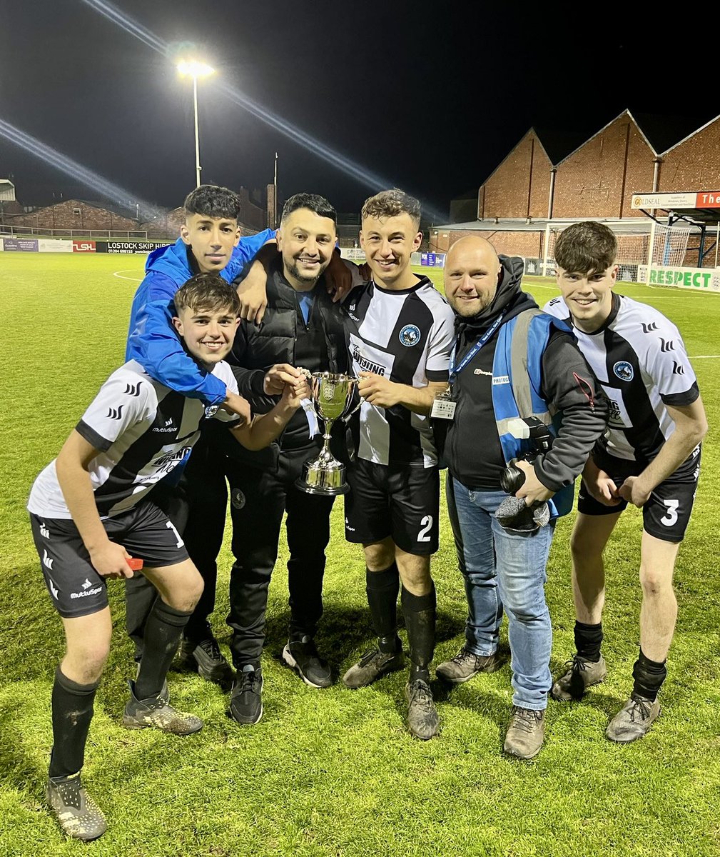 Great night for @fc_lostock @YasinOnemli @owengreen78 @alexsantosX1 . Thanks for the pic 📸📸