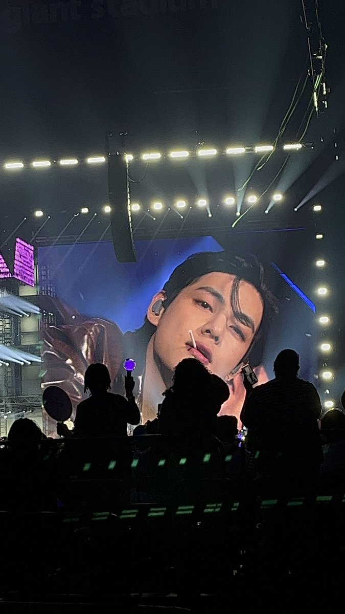 tgiluv's tweet photo. the only memorable thing that’s happened since i got suspended was me flying to vegas to see bts weekend 1 with my bffs and joon looking at my sign and me embarrassing myself in front of jimin 😭 https://t.co/v0TvodhXBG