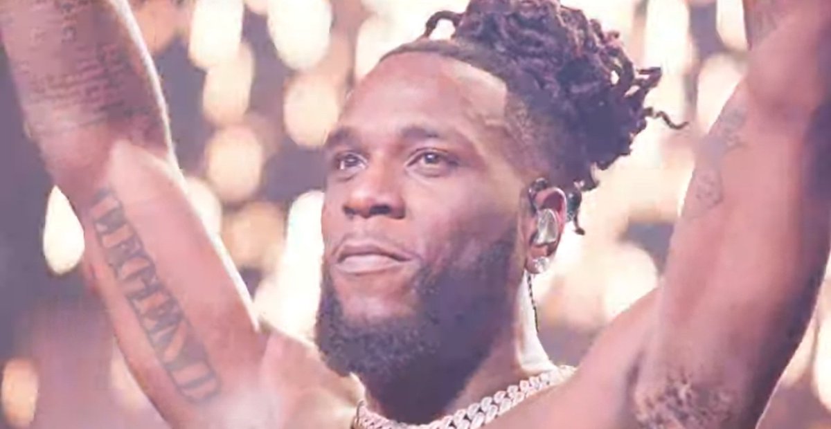 YoussouNdourSN's tweet photo. Epic...History... Amazing Night. Wow Wow Wow YOU  DID IT ! #LevelUp @burnaboy #OneNightInSpace #BurnaMSG #Burnaboy https://t.co/PnuBVTaRIQ