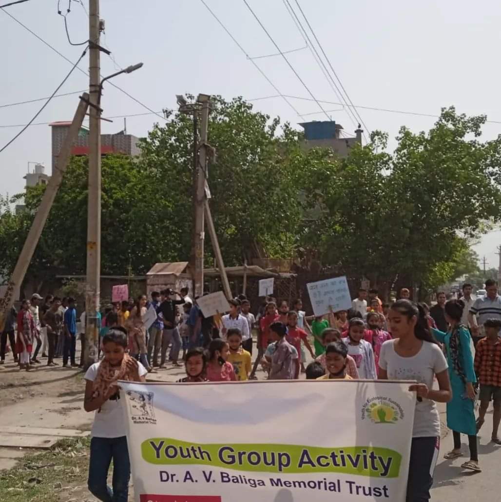 for_ecological's tweet photo. Delhi Youth Network observed Earth day and the launch of 45 days campaign that is #voiceforgreenearth through Press Conference and theatre play. Youth Network is spreading awareness about the same through other different activities like taking out rallies and cleanliness drive. https://t.co/4eSUhuPe6X