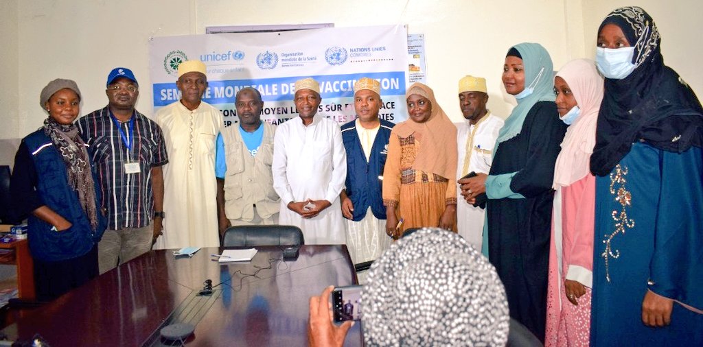 OMSComores's tweet photo. La Semaine africaine et mondiale de la vaccination est lancée ce jeudi par le Ministère de la Santé. L'occasion pour la CNPEV de mettre en lumière les résultats des efforts conjoints avec ses partenaires @OMSComores @UNICEFComores et @gavi pour "Une longue vie pour tous" aux 🇰🇲 https://t.co/omOmrZPboz