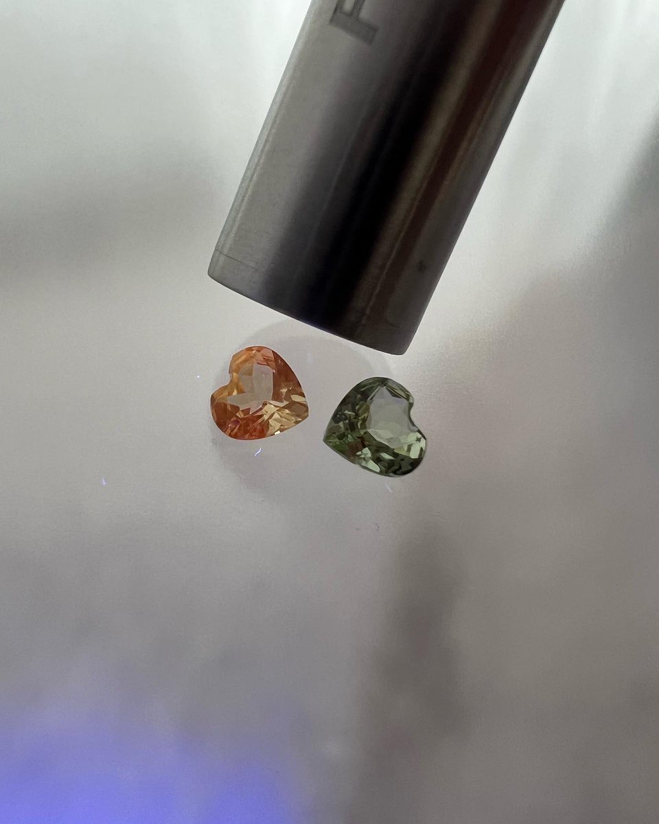 RheaJewelJapan's tweet photo. 爽やかなグリーンが可愛いミントガーネット

オレンジ🧡に蛍光します。
Heart5mm

石フリマにお持ちします♪
浅草石フリマ7階110レアージュエルジャパン

#浅草石フリマ
#ミントガーネット
#mintgarnet https://t.co/ouBRNSCaCJ
