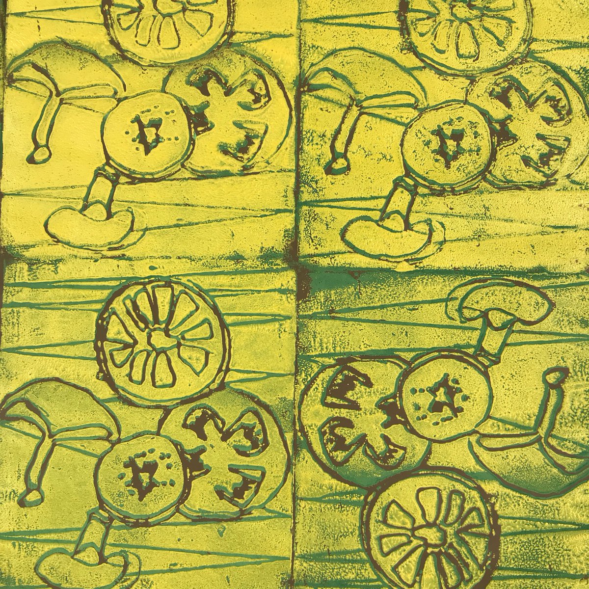 Amaia_Movie's tweet photo. Impressed by the motifs and colour relations in these Year 7 repeat prints. Students certainly loved doing them.
#RepeatPrinting #ReliefPrinting #PolyPrints #Year7Art https://t.co/5w4Povelz9