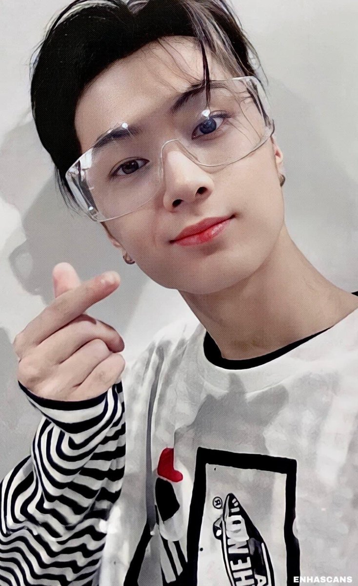 MewUniverse_KN's tweet photo. WTT LFT PH 
Want to trade | Looking for trader PH

— [have]: Heeseung ggu package 2022  
(fresh pull&amp;onhand)

 — [want]:Jay counterpart
(must be onhand and in good condi) 

(Preferred if sco and from mm)
🗯wtt lft Heeseung Jay ggu package 2022 pc enhypen ph https://t.co/ChLcFsr5q3