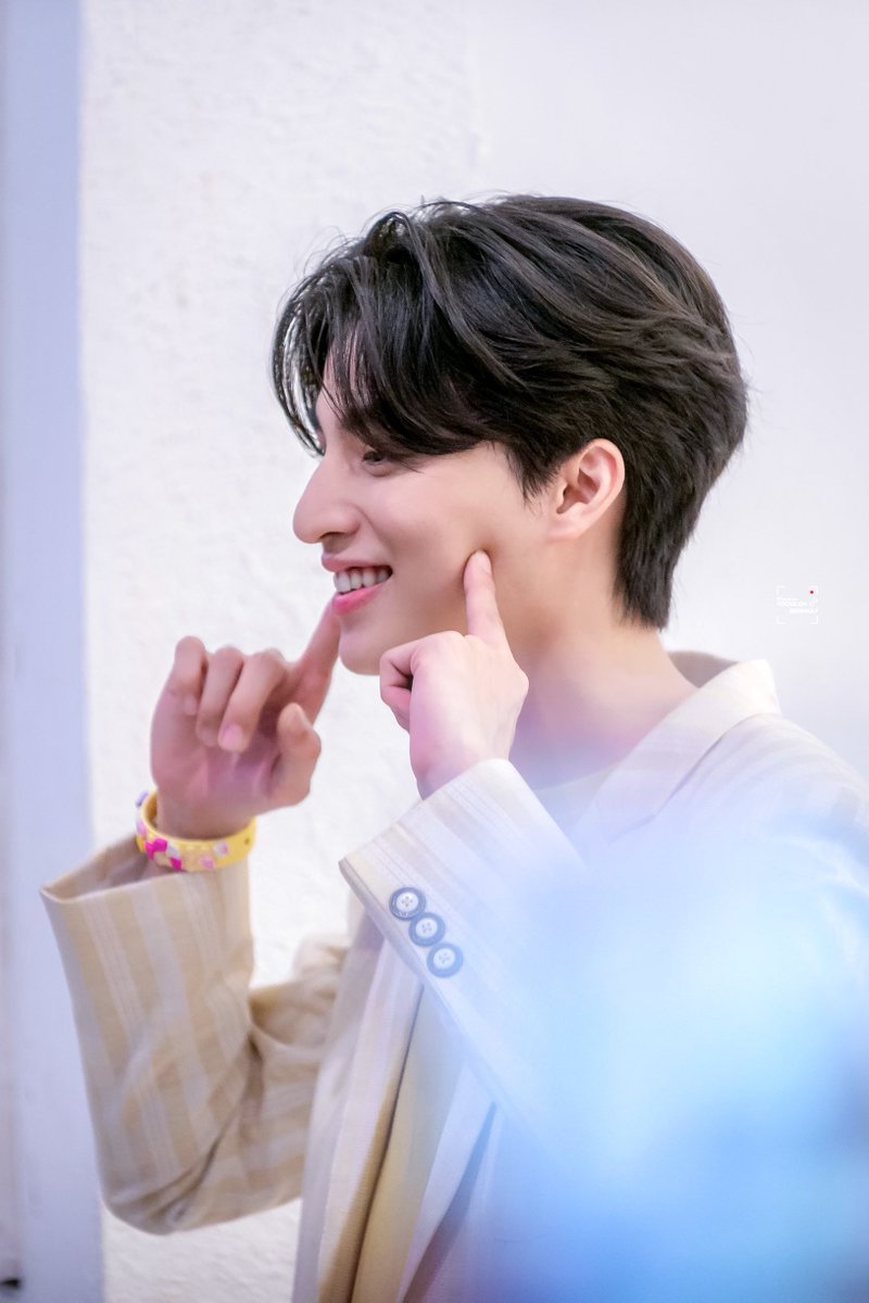 TGmeaw's tweet photo. ท่านี้ป๋มน่ารักมั้ยคับ~แจ้มบุ๋ม 😭🤏🏻❤️ @gulfkanawut 

#GulfKanawut 
#TGmeawxMG https://t.co/3oqDbbNyxN