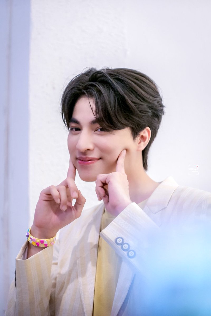 TGmeaw's tweet photo. ท่านี้ป๋มน่ารักมั้ยคับ~แจ้มบุ๋ม 😭🤏🏻❤️ @gulfkanawut 

#GulfKanawut 
#TGmeawxMG https://t.co/3oqDbbNyxN