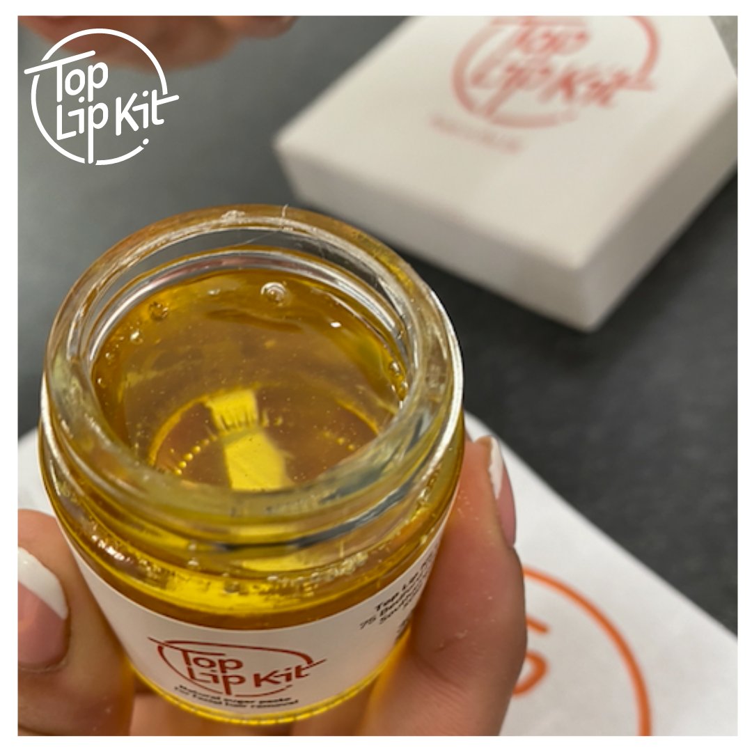 TopLipKit1 tweet media