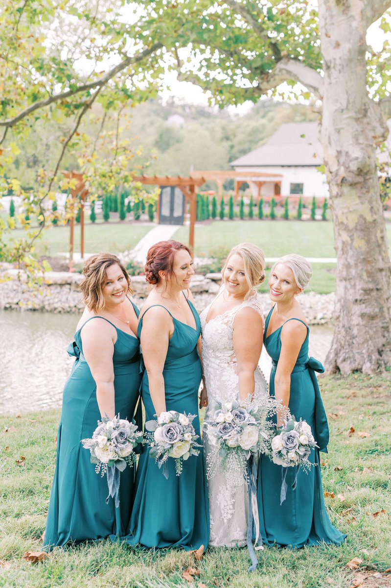 leeahmaria's tweet photo. My ride or dies! #bestfriends #weddingparty #bestdayever https://t.co/UqIKGOyCbh