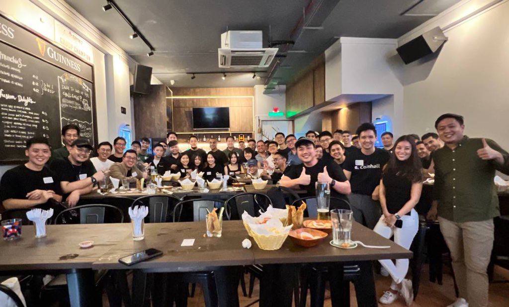joedoe_'s tweet photo. Great seeing everyone at the SG Lunatics Meetup! 

Still amazes me how strong the SG Lunatics community is and how tiny Singapore is one of @coinhall_org 's Top 5 markets. 

LFG fam 🌖
p.s. thanks for carrying the local community @Speicherx https://t.co/Z7tX19FERr