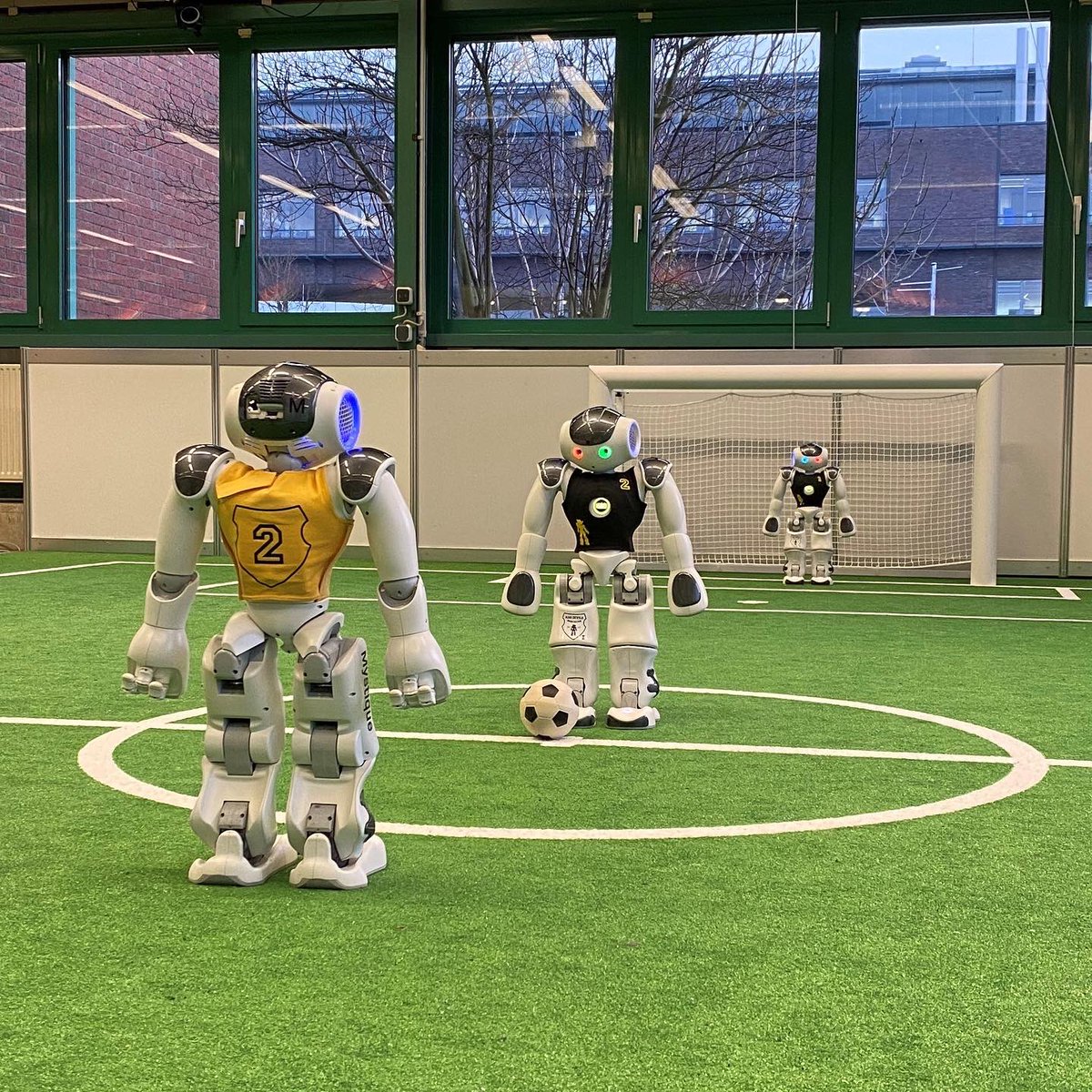 Hier noch ein paar Eindrücke vom diesjährigen German Open Replacement Event in der Handelskammer in Hamburg. An der Veranstaltung nahmen insgesamt 9 Teams teil.
#etit #tudortmund #roboter #robotics